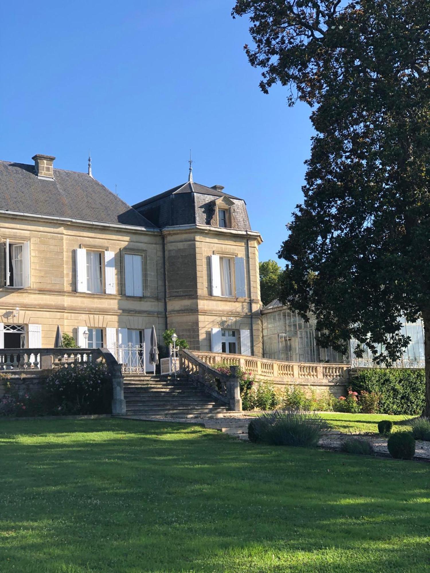 Chateau Carbonneau Bed & Breakfast